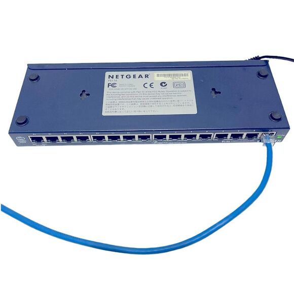 NETGEAR 16-Port Fast Ethernet Switch FS116 - Picture 6 of 7